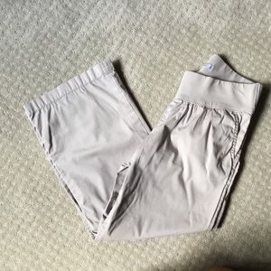Gap | maternity capris